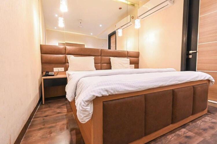 Solitaire Hotel Nowe Delhi Zewnętrze zdjęcie