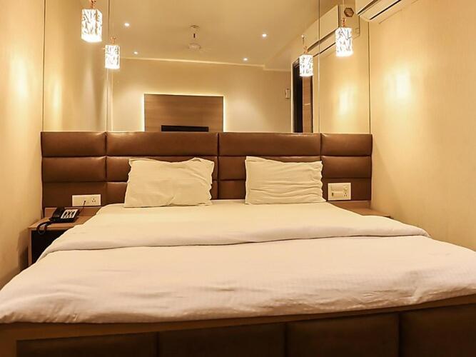 Solitaire Hotel Nowe Delhi Zewnętrze zdjęcie