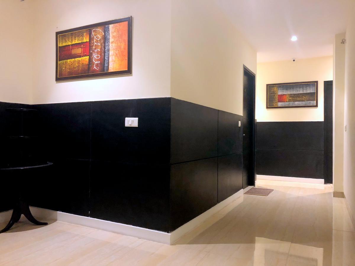 Solitaire Hotel Nowe Delhi Zewnętrze zdjęcie