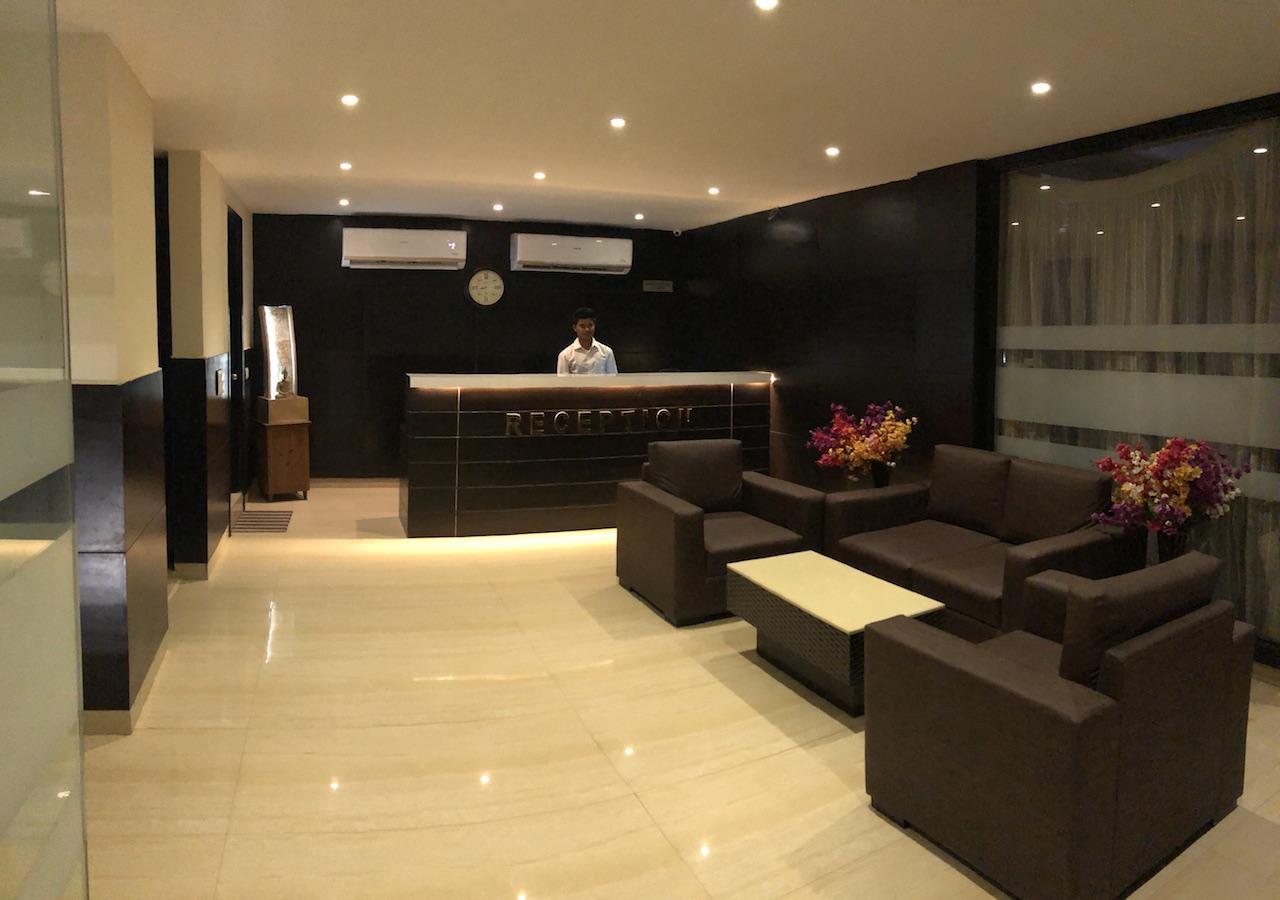 Solitaire Hotel Nowe Delhi Zewnętrze zdjęcie