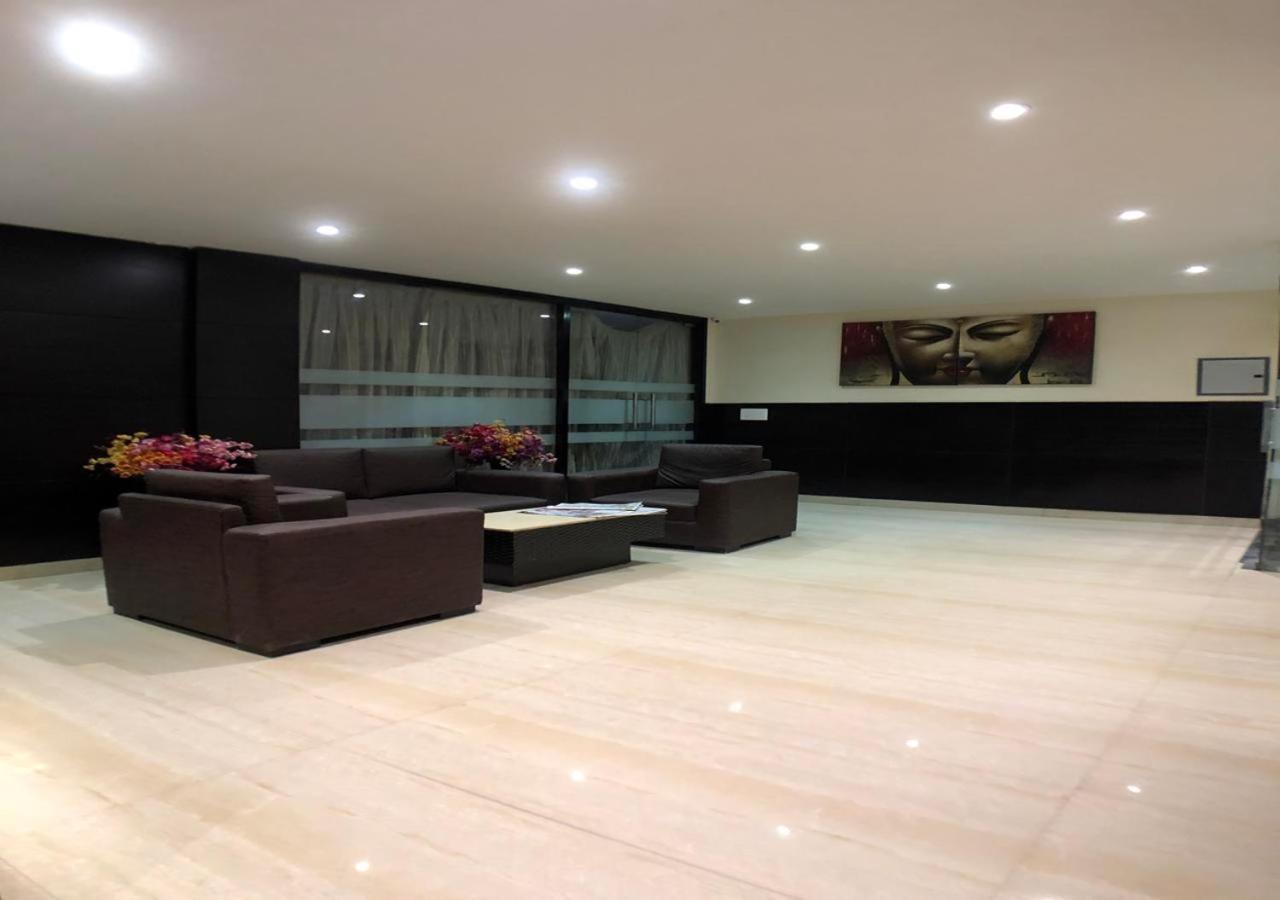 Solitaire Hotel Nowe Delhi Zewnętrze zdjęcie