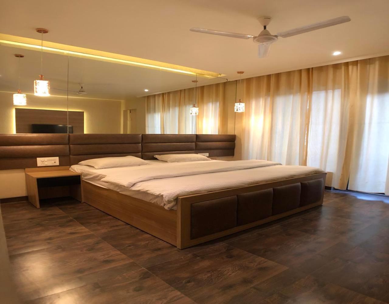 Solitaire Hotel Nowe Delhi Zewnętrze zdjęcie